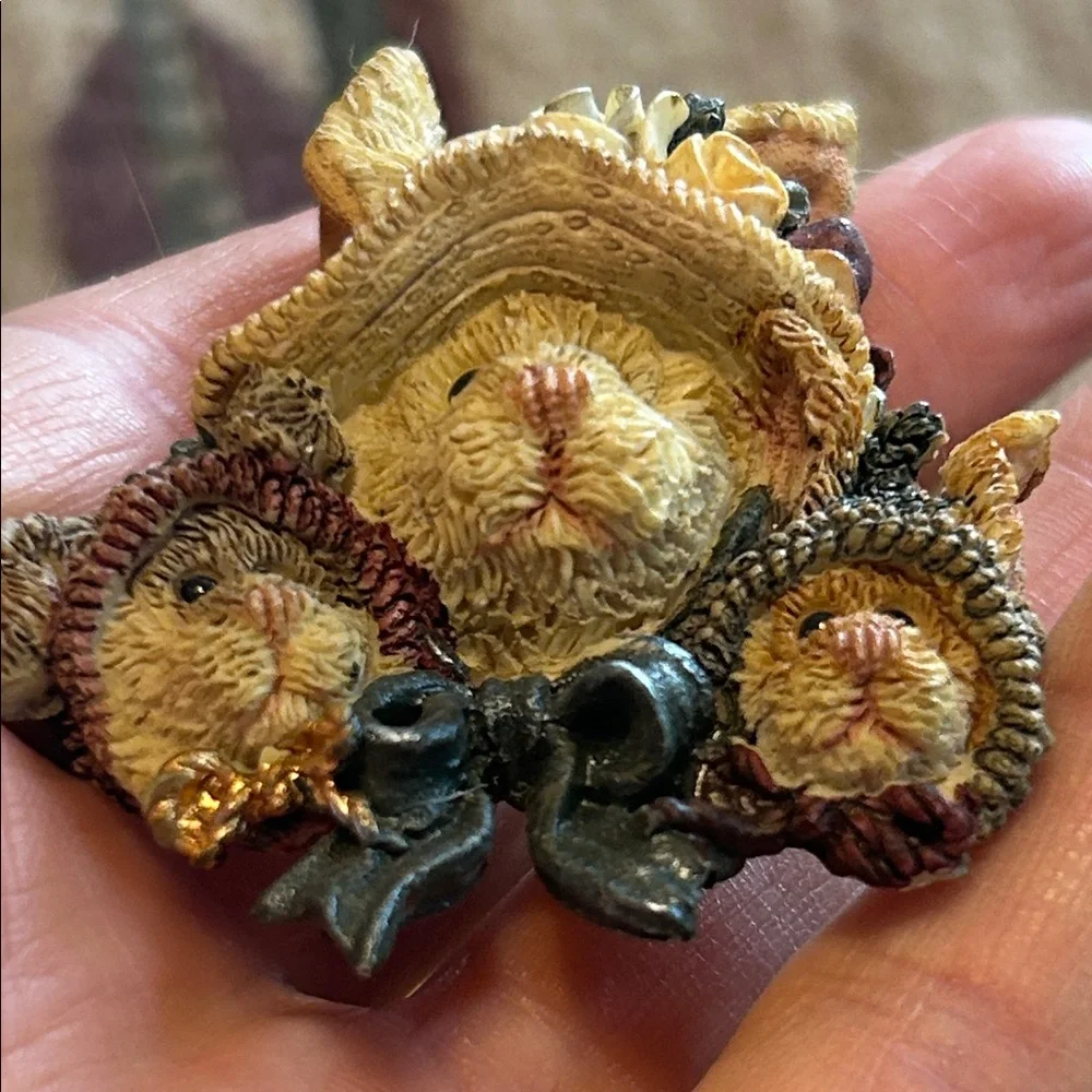 Boyd’s Bears And Friends Vintage Resin Brooch 80’s collection